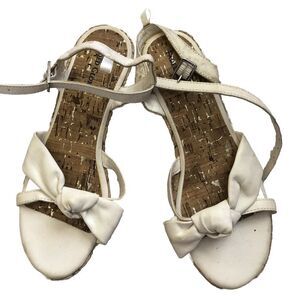 Faded Glory  Girls Shoes Wendy Toddler Bow Wedges Sandals size 1 Faux‎ Leather